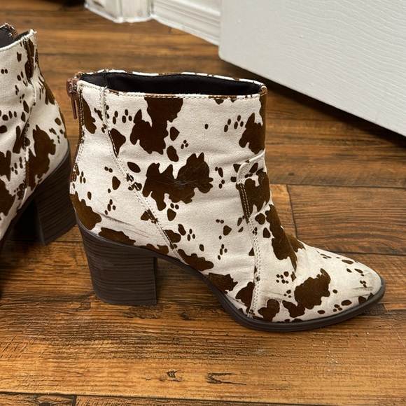 Brown cow point booties - Picture 2 of 4